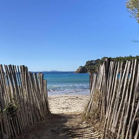 Les Medes Pour 7 Personnes Sur Le Domaine De Valcros, A