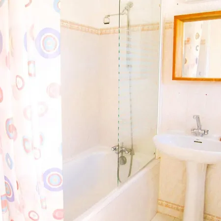 Villa Les Medes Pour 7 Personnes Sur Le Domaine De Valcros, A