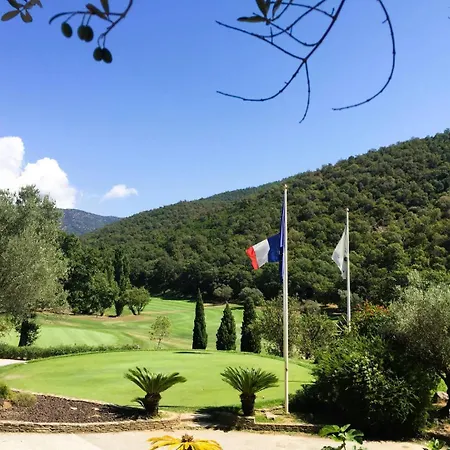 Les Medes Pour 7 Personnes Sur Le Domaine De Valcros, A * La Londe-les-Maures