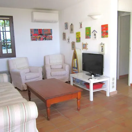 Les Medes Pour 7 Personnes Sur Le Domaine De Valcros, A Villa