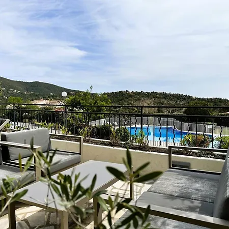 Les Medes Pour 7 Personnes Sur Le Domaine De Valcros, A